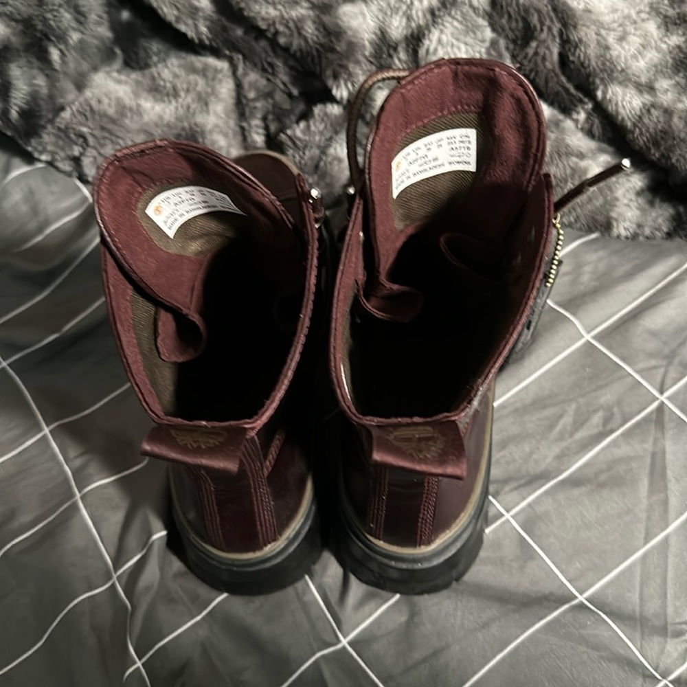Timberlands Burgundy Boots Size 7 Women’s